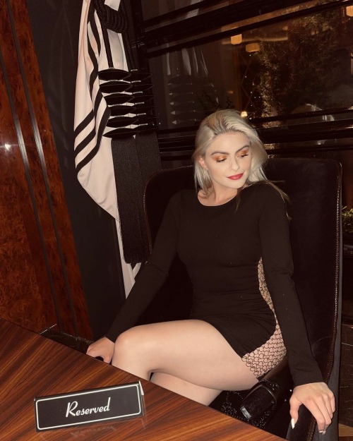 Sex hotandfunnywomen:Ariel Winter  pictures