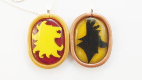 Game of Throne/Song of Ice and Fire house silhouette pendants. Resin and polymer clay. (I’ve d