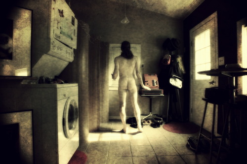 graeandresen:  dancing in my kitchen/studio w/glass of ale - Copyright © Græ Andresen  More laundry happiness. 