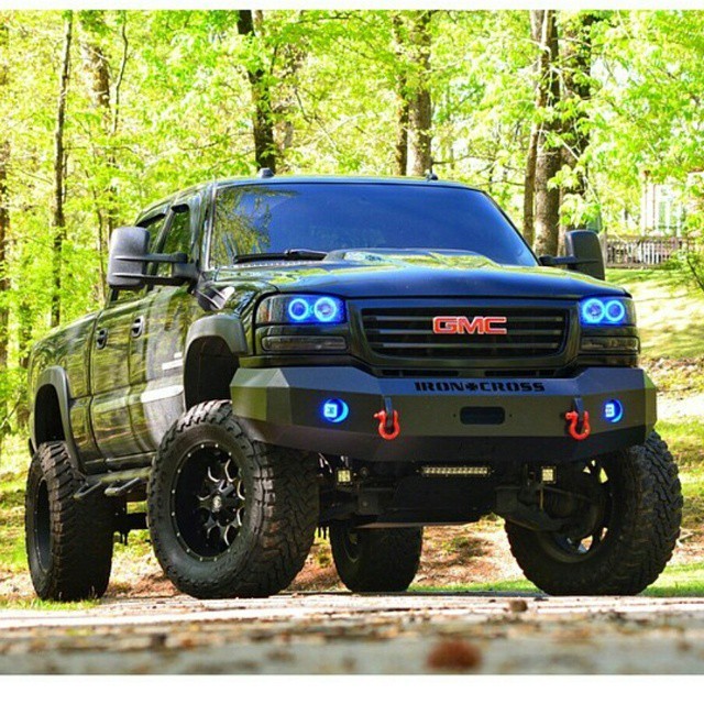 topguncustomz:  Seriously one amazing GMC!  👍👍👍  Owner: @d_scotch  #GMC