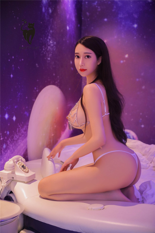 meetslut: [汤友 轰趴猫  投稿] 私房写真图库 尺度非凡 美女，轰趴猫，了改一哈 完整套图请搜索：轰趴猫 520pcatTumblr：520pcat喜欢请转走，投稿作品保留24小