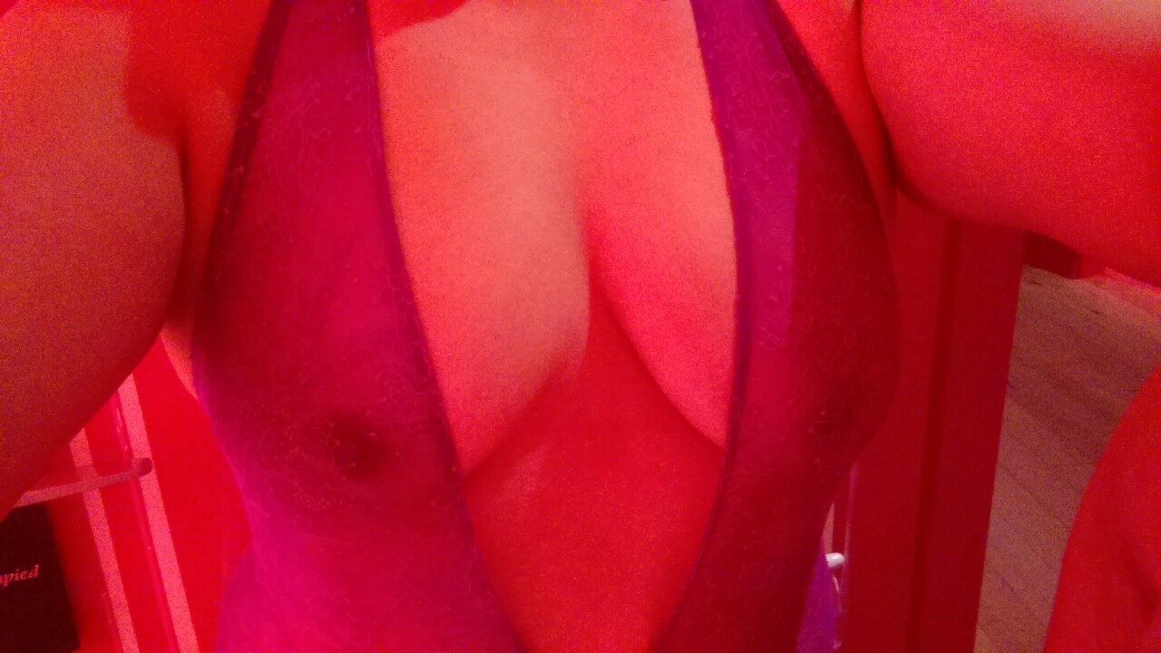 orchidraine:  Trying on things in the dressing room part 2