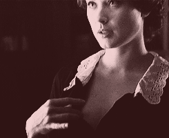iamthepirate-king:  Moira O’Hara masterpost (1/3)  She’s soooooooo fucking hot.