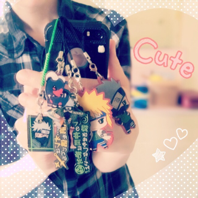 let’s talk about how my phone charms have gotten a wee bit out of hand??