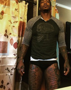 baitedxxxtrade:  thiksoul69:  Sexy af…edible all over #thiksoul69  I have his nudes 