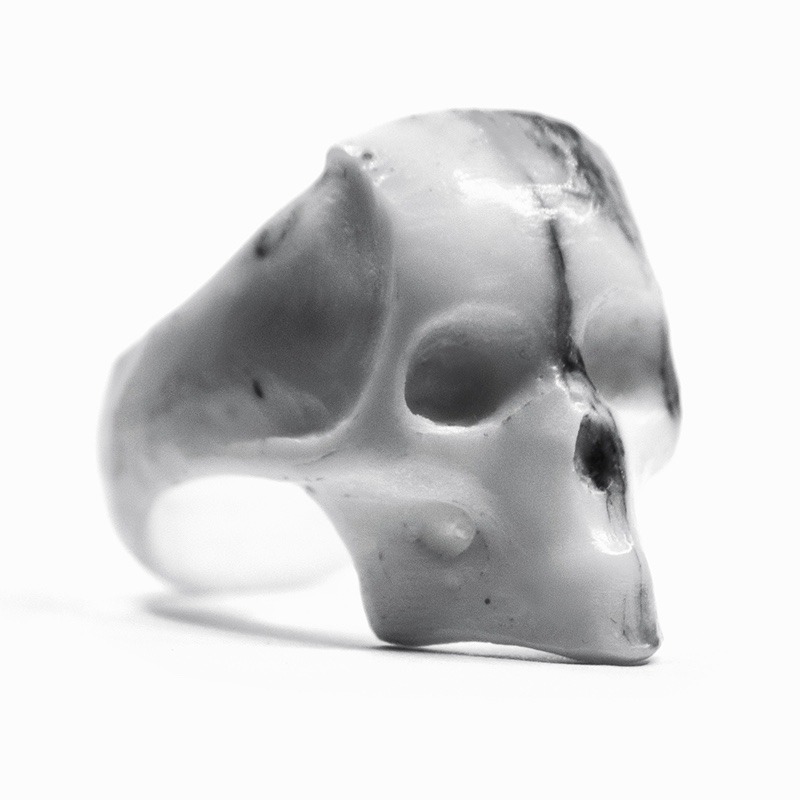 macabregadgets:  Marble skull ring by MACABREGADGETS.COM
