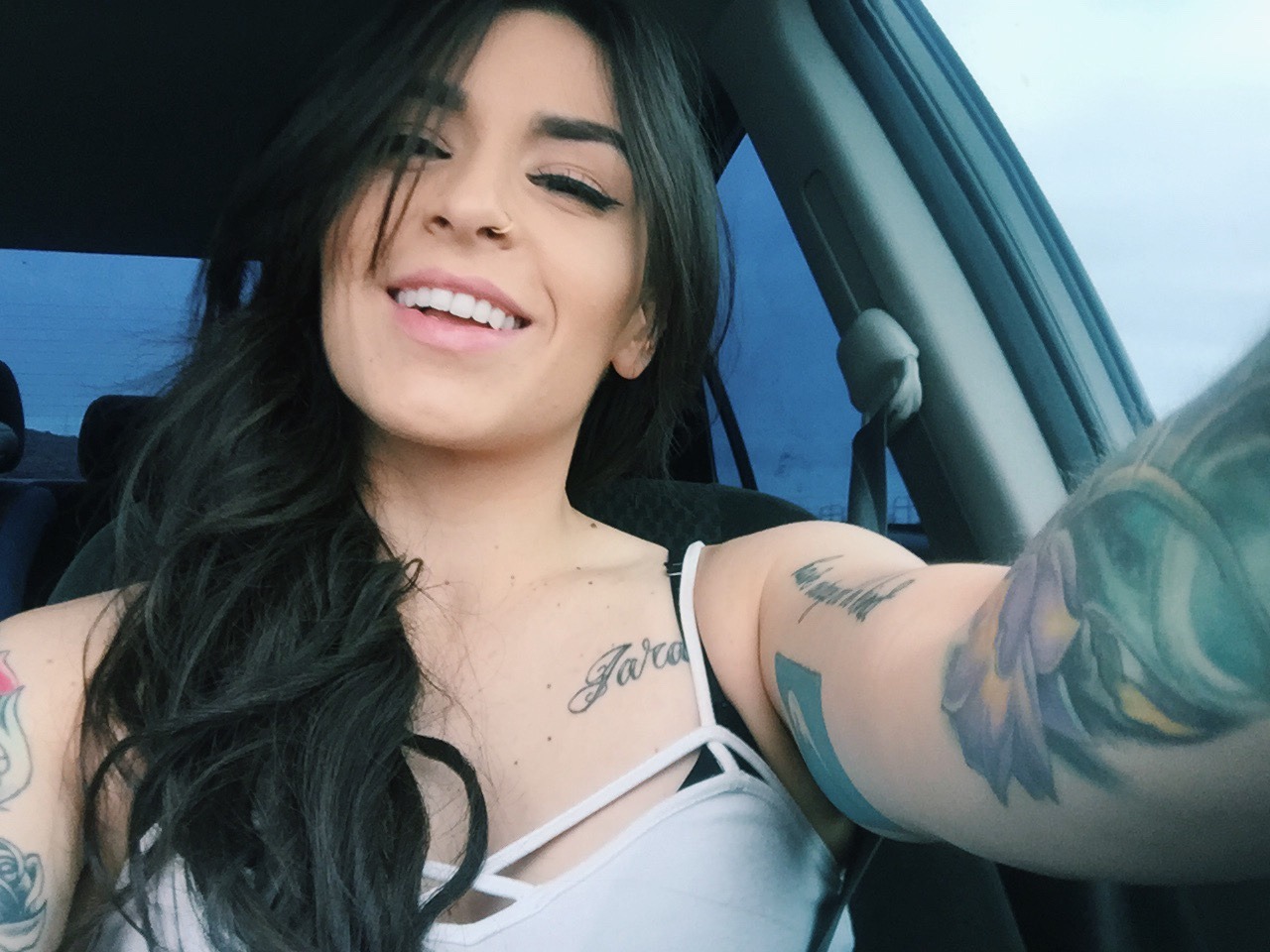 butlesbians:  Tão, tão  linda, queria pra mim 