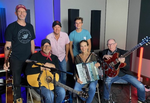 Wow! It was so special to play with Gordon Kennedy and Ronnie Brooks again! Thank you Kent Hooper and Christian for letting us be on The House of Big LIVE. If you missed it, no worries…Click here for the link.