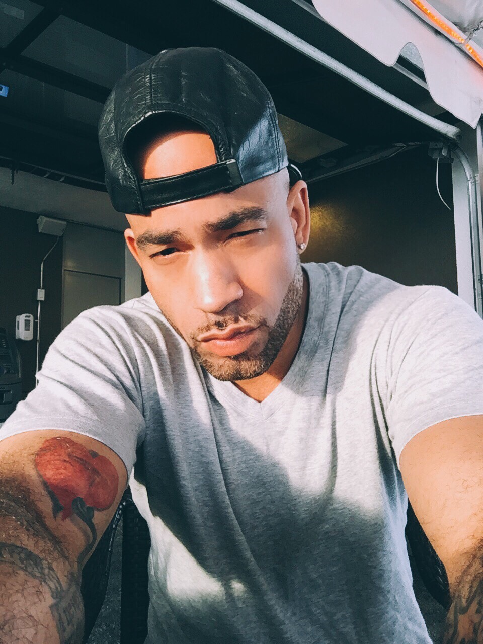 inadvertentlee:  This will have to do until I get out this barber chair IG: inadvertentlee