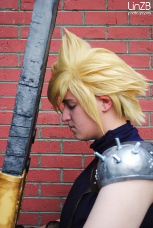 Cloud Strife (Katsucon 2014)Cloud | Photographer