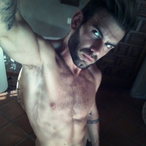 colungafrank:   Axel Max  