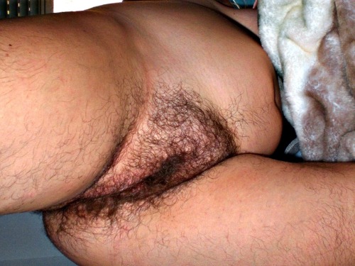 suckow2:  CS and her hairy fuckable cunt 