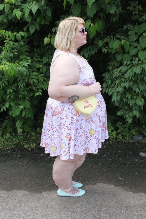 afatfox: this dress was just too cute to not make an outfit with. also, my hair does not like heat :