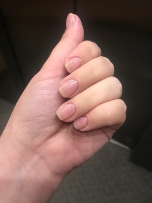 GUYS MY NEW JOB HAS AN ELEVATOR WITH GOOD LIGHTING!! I can be legit elevatornails again! Also, check