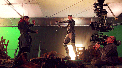 tree-leaves-blue:Benedict Cumberbatch BTS of Avengers: Infinity War