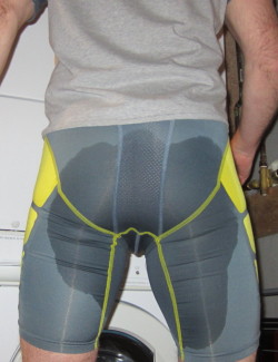 gymsweatr:  Gym Gear - wet 