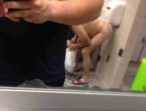 jaidefinichon:  Weas que pasan en el mall  A gusto? jajajajajajja 