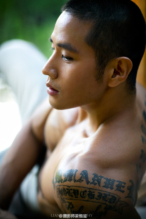 yumyumasianhunks:  yum yum Asian hunks. check out my blog