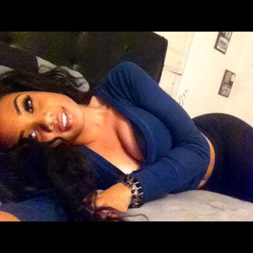 thefinestbitches:  Tumblrette Essence | essencetatiana.tumblr.com 