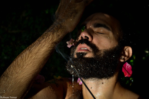 queersense:  Guy in the nature “O homem na natureza e ao natural” - E assim Deus fez o homem, sozinho, sem a mulher. 