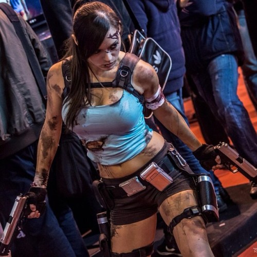 Lara Croft ( Tomb Raider) at Paris Game Week 2012 - Cosplayer: illyne