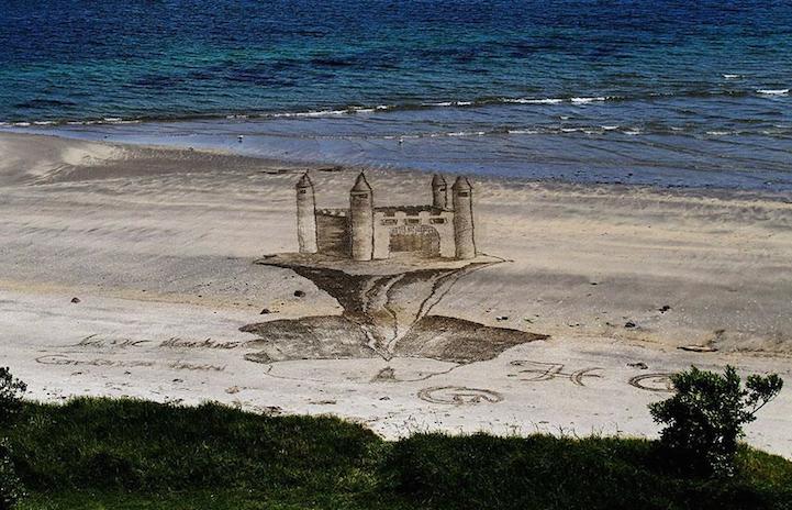 asylum-art:  Amazing 3D Sand Drawings Give Beach a New Dimension by Jamie Harkins