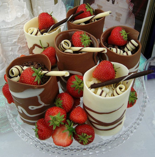 weeheartfood:  Check out my new blogs! we <3 home design  we <3 fashion