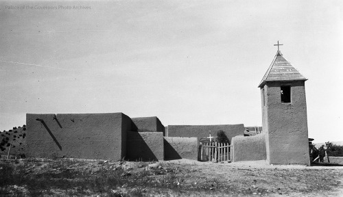 Santo Nino Chapel, Chimayo, New MexicoDate: 1910 - 1915?Negative Number: 031490