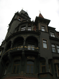 Loki-In-Wonderland:  Rosalui:  This Is The Noble And Most Ancient House Of Black