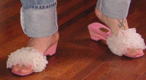 kassieslipperlover: #slippers  #house slippers  #vintage fluffy slippers  #vintage fluffy mules  #we