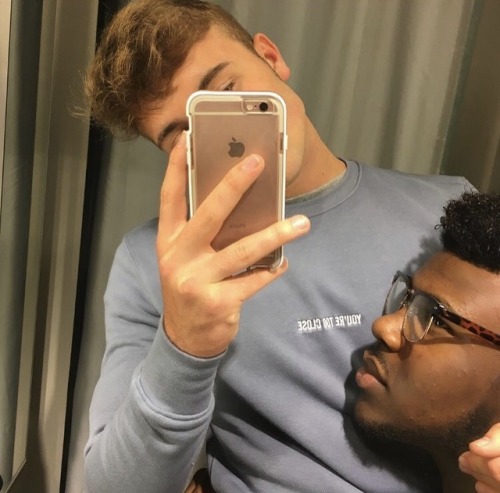 yesgeestuff:  who are they?! i want to follow both!