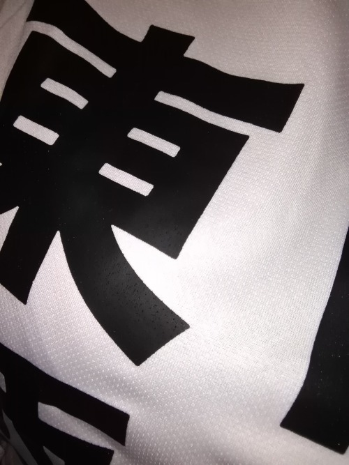 camiseta letras japo talla S de chico 3€ RESERVADA