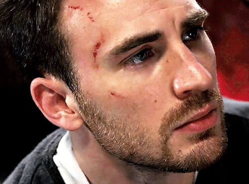 lovinevans:evansensations:Chris Evans as Nick Gant in Push (2009)So so pretty
