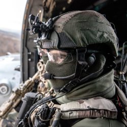 gunrunnerhell:  Exercise Bambari Members of the French 4th Regiment Caracal Helicopter Special Forces during a training exercise. (Photo: G. Gesquière/Armée de Terre)