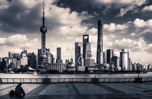 Sit and ponder #lujiazui #shanghailife #skyline #thatsshanghai #shanghaiview #orientalpearltowerht