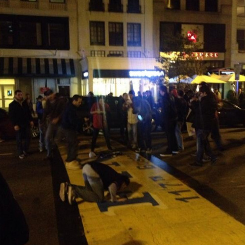 fuckyeahmassachusetts:  buzzfeedsports:  Boston celebrating the world series  Fuck yes y’all