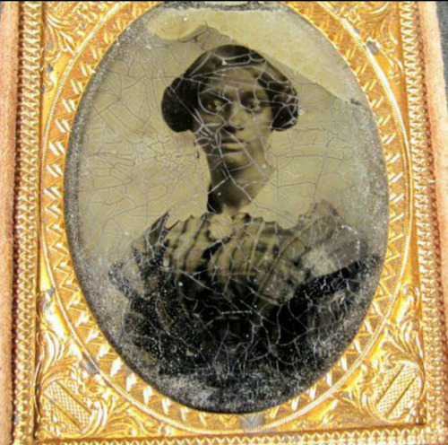 southcarolinamermaid:Rare Victorian images of African American ladies, c. 1850s-1880s.