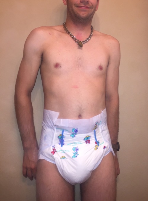 thelittlebro:  You don’t need those briefs anymore little bro. Now get ready for bed!   Hot diapered man.