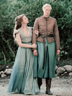 queenofthornss: Margaery & Brienne in