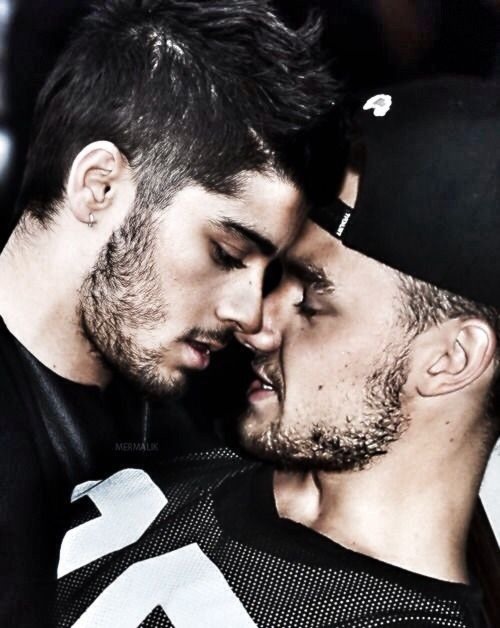 oopsyournudes:  thestaticspark:  oopsyournudes:  @dicksandotherthingsss it was this one 😂😂😂😂😂😂😂  This pic is still sexy  It’s hands down the sexiest fake ship picture I’ve ever seen. Lol.