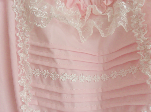 akaashie:  aesthetic: pink dress details 