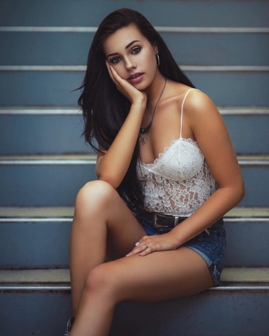 gramgirlyoufine:  https://instagram.com/p/BnWS8E4lrql/Shaelah McGilton