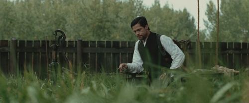 imakethemovies:The Assassination of Jesse JamesDOP – Roger Deakins Format - Arricam LT 100T, 200T and 500T Lenses - Cooke S4, Arri Macro, Kinoptik Tégéa and Kardan Shift & Tilt Lenses    Aspect Ratio - 2.35 : 1 Delivery - Digital Intermediate