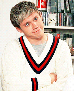 niallhoranhasthat1thing:  2013 Niall Highlights  Showing his ass on a League Of