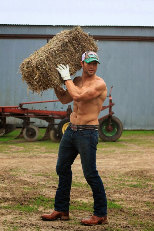 ashleymarie2021:katistorms:fitstud:Country stud.Umm… @ashleymarie2021… How do we get one!?