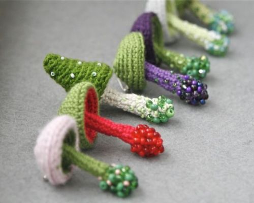 sosuperawesome:Mushroom and Toadstool Pins by Marianne S on Etsy See our ‘crochet’ tagFollow So 