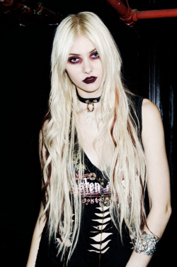 teenfuckingspirit:  Homicidal Queen  