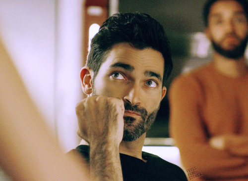 feelsforsterek: Tyler Hoechlin as Ian Yerxa in Another Life: Across The Universe (S01E01)