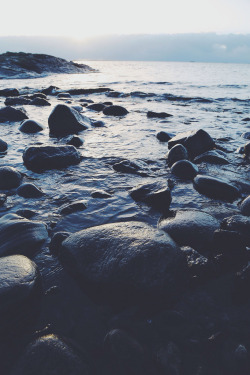 catxlyst:  rocks (by BenDrews)