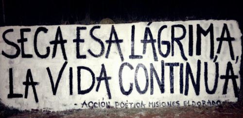 somospoesia:  eso! Somos Poesia en Facebook Somos Poesia en Twitter 